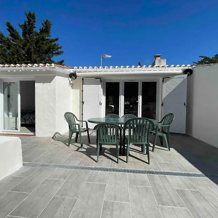 Maison De A L'entree De La La Gueriniere