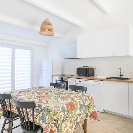Maison De A L'entree De La Holiday home *